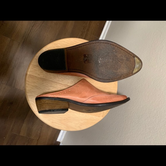 Shoes - Picture 4 of 4
